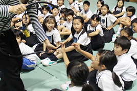 【小学校】サイエンス教室で電気について学びました