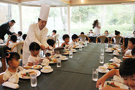 【幼稚園】「お泊まり保育」を行いました
