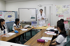 【中学校】キャリアリサーチで企業・研究所を訪問しました