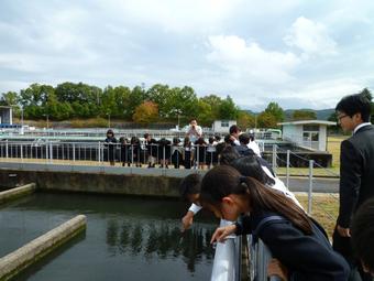 【小学校】小学３年生が社会見学（緑ヶ丘浄水場）に行きました