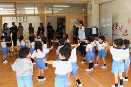 【幼稚園】「自由参観」を行いました