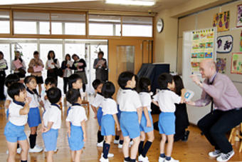 【幼稚園】奈良県私立幼稚園連合会の公開保育と研修会を本園で行いました