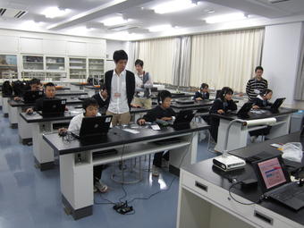 【中学校】中学１年生が理科実習を行いました