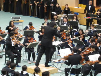 【中学校】平成25年度「Ｍ芸術鑑賞会」を開催しました