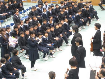 【中学校】平成25年度「Ｍ芸術鑑賞会」を開催しました