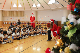 【幼稚園】英語で楽しむクリスマス会を行いました