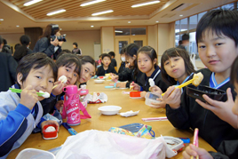 【小学校】もちつき会を行いました