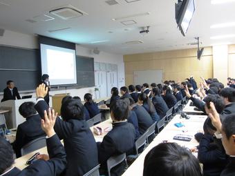 【高校】高校２年生を対象にキャリア講演会を行いました