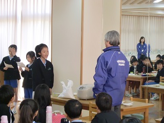 【小学校】小学４年生が収穫祭を行いました