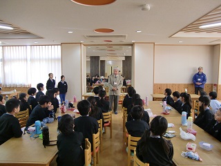 【小学校】小学４年生が収穫祭を行いました
