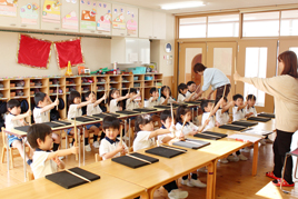 【幼稚園】年中の子どもたちがマーチングの練習を始めました