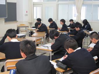 【中学校】保護者によるキャリアトーク講座を行いました