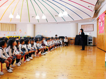 【幼稚園】ひな祭りの会を行いました