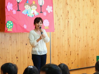 【幼稚園】ひな祭りの会を行いました