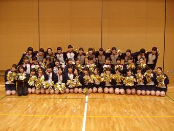 【中学校】3年生がチアダンスの発表会を行いました