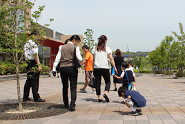 【小学校】学校見学「うきうき！ 奈良登美ウォーキング」を開催しました