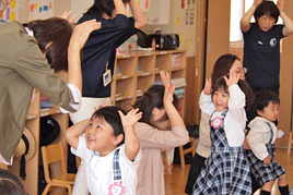 【幼稚園】「母の日参観」を行いました