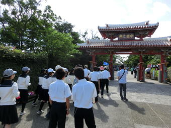 【中学校】中学３年生が沖縄へ宿泊研修に行きました