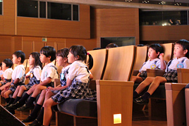 【幼稚園】マスクプレイ・ミュージカル「桃太郎」を鑑賞しました