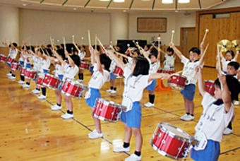 幼稚園 年長の子どもたちがマーチングの練習をしました ニュース トピックス 奈良学園幼稚園
