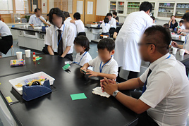 【小学校】平成26年度「どきどき！ サイエンス教室」を開催しました