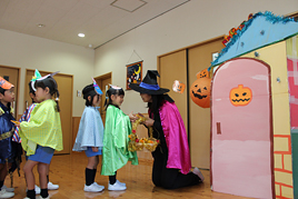 【幼稚園】『Halloween Party』を行いました