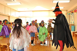 【幼稚園】『Halloween Party』を行いました