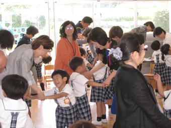 【幼稚園】敬老の日参観を行いました