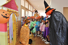 【幼稚園】『Halloween Party』を行いました