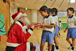 【幼稚園】英語による「クリスマス会」を楽しみました