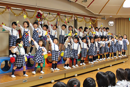 【幼稚園】クリスマス会を開きました