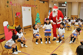 【幼稚園】英語による「クリスマス会」を楽しみました