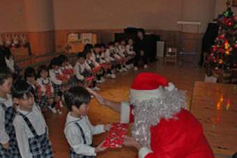 【幼稚園】クリスマス会を開きました