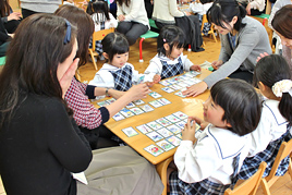 【幼稚園】「親子カルタ大会」を開催しました