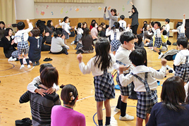 【幼稚園】「親子カルタ大会」を開催しました