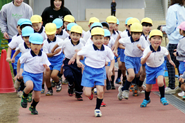 【幼稚園】ミニマラソン大会をしました