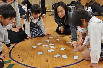 【幼稚園】「親子カルタ大会」を開催しました