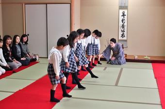 【幼稚園】「礼法参観」でお茶会を開きました
