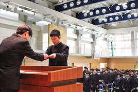 【中学校】中学校卒業証書授与式・Middle課程修了式を行いました