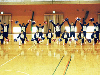 【中学校】Y1(中３)学年で チアダンス発表会を行いました