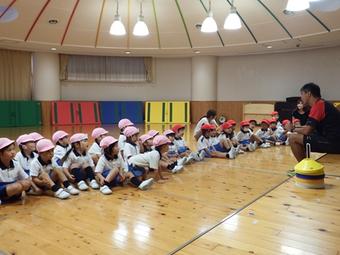 【幼稚園】「体育の先生と遊ぼう」を行いました