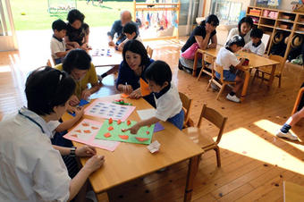 【幼稚園】敬老の日参観を行いました