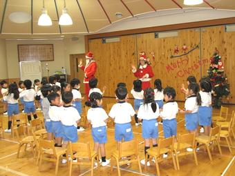 英語による「クリスマス会」を楽しみました