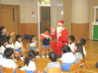 英語による「クリスマス会」を楽しみました