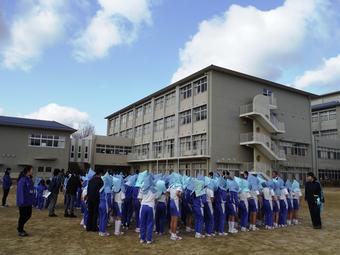 地震避難訓練を行いました