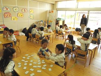 「親子カルタ大会」を開催しました