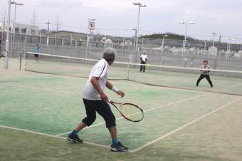 「NaraTomiテニス大会・テニススクール」を開催しました