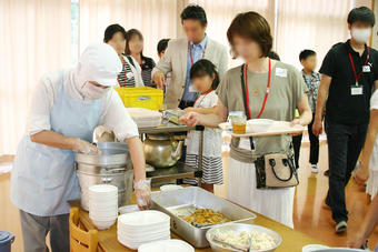 給食試食会を実施しました