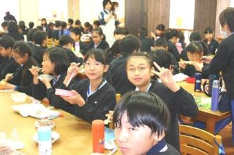 P4収穫祭・餅つきを行いました