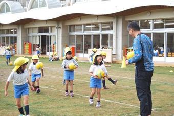 「体育の先生と遊ぼう」を行いました